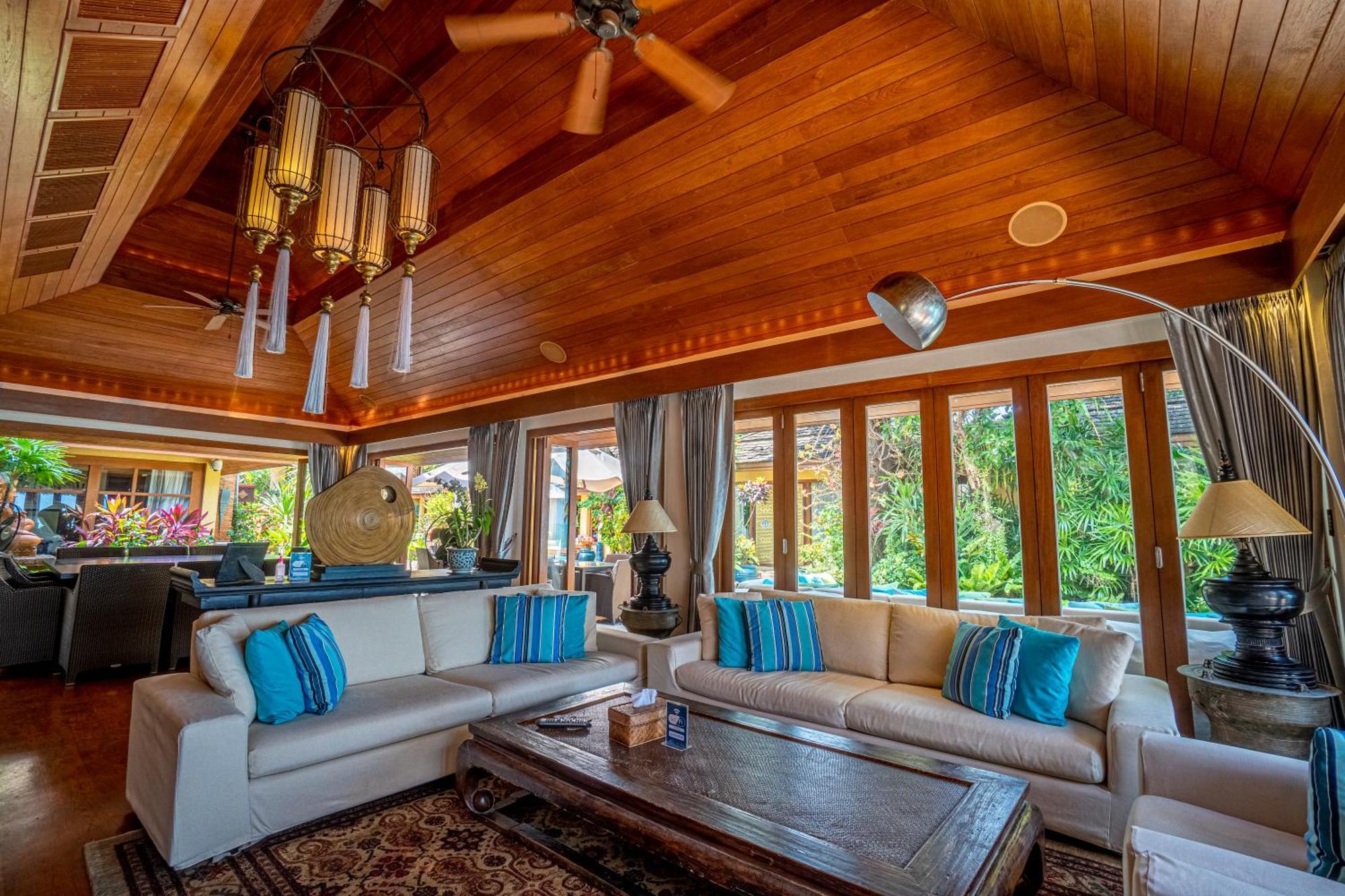 Upni Duniya - Luxury, Beachfront 9-Suites Villa Bang Rak Beach  Extérieur photo