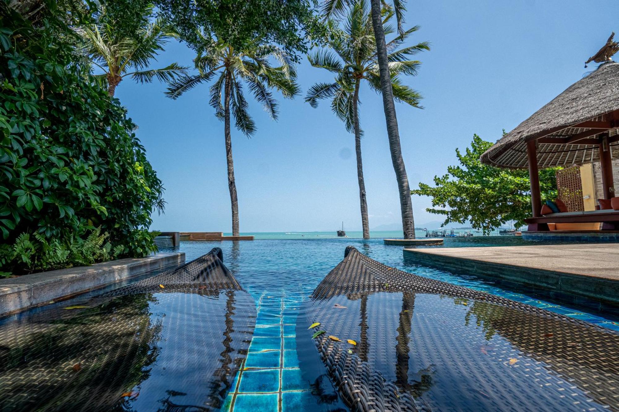 Upni Duniya - Luxury, Beachfront 9-Suites Villa Bang Rak Beach  Extérieur photo